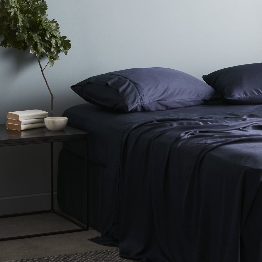 sateen+ fitted sheet by ettitude