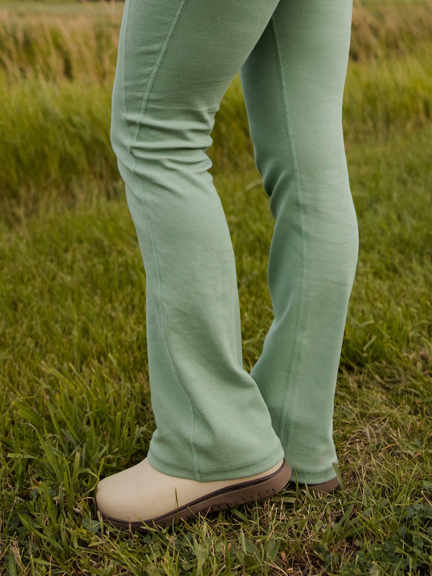 planttec™ flare leggings | sage by happy earth