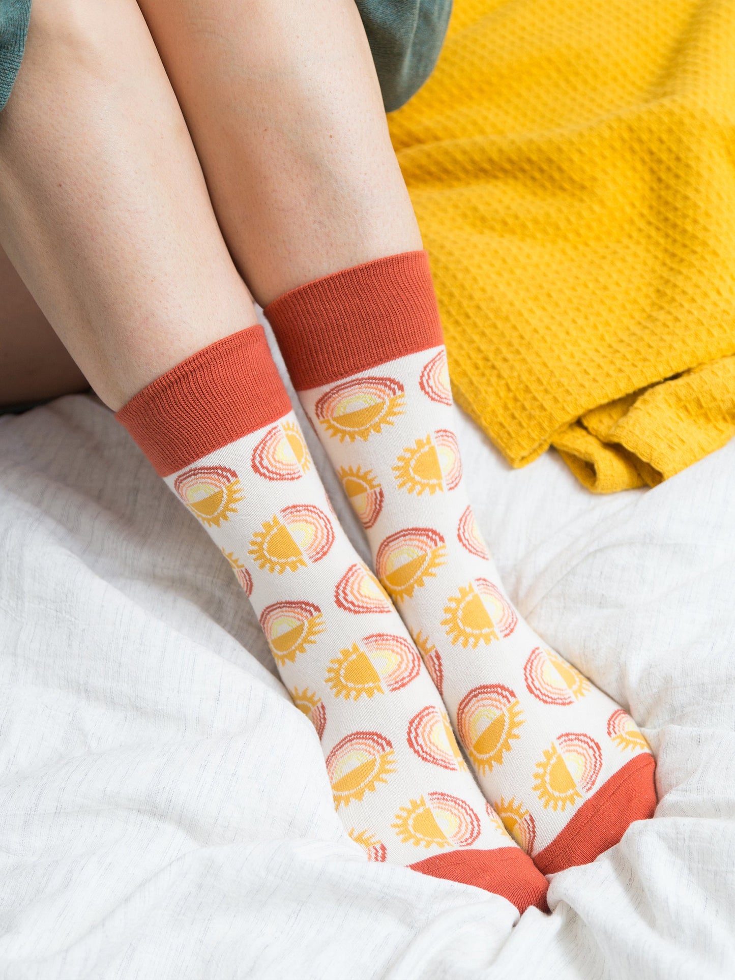 sunny socks by happy earth