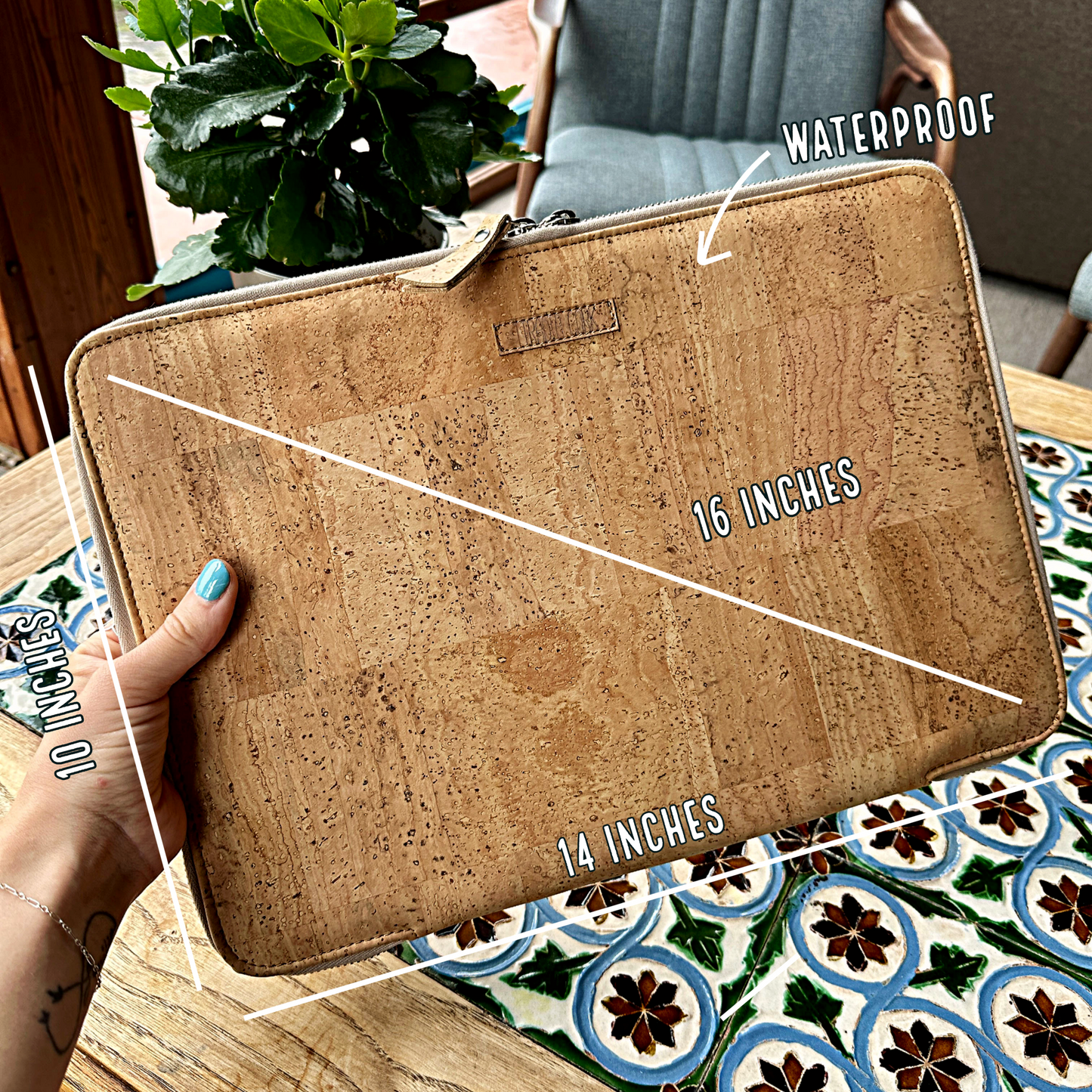 protective laptop sleeve by tiradia cork