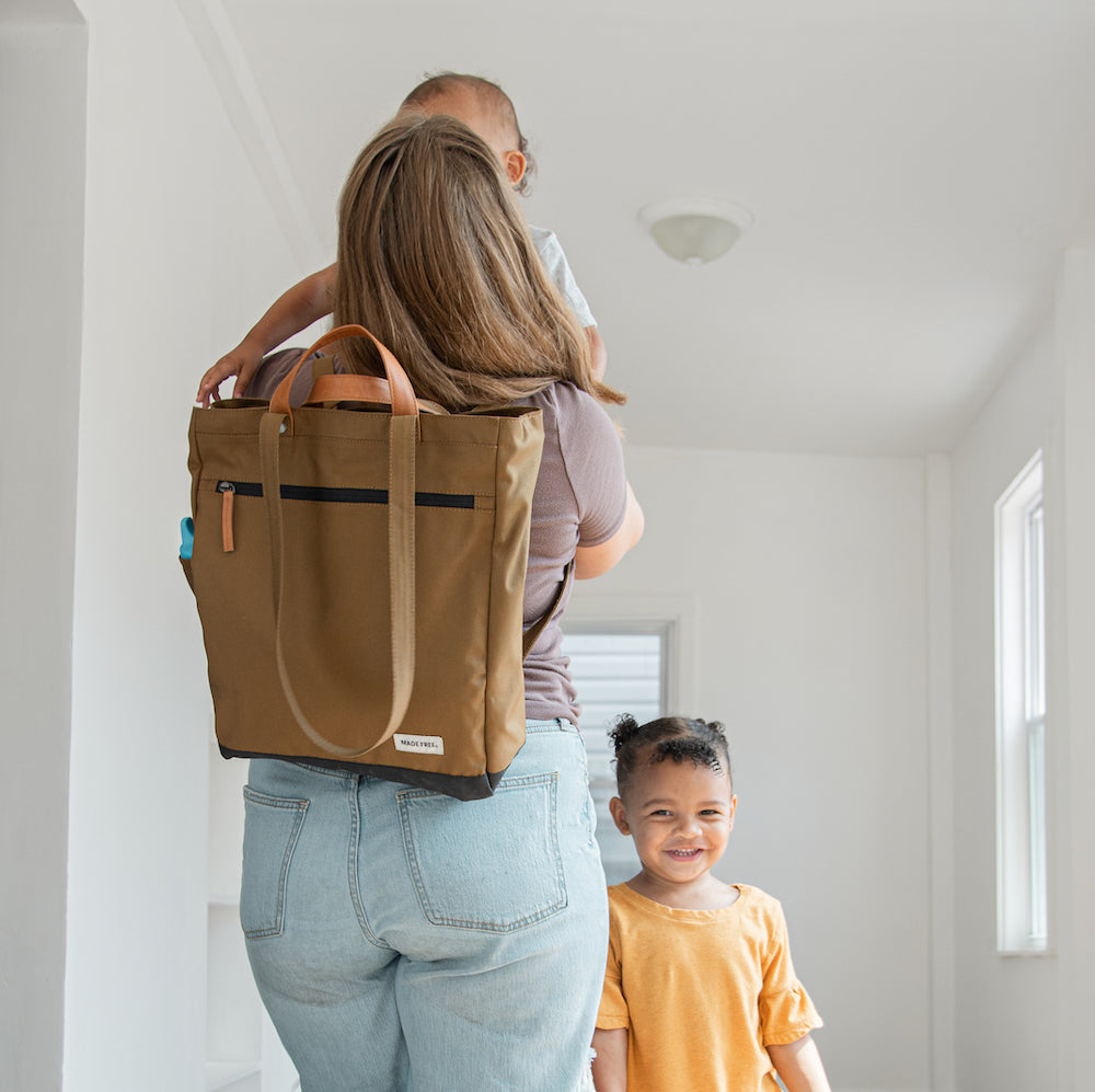 tote pack baby taupe by made free®