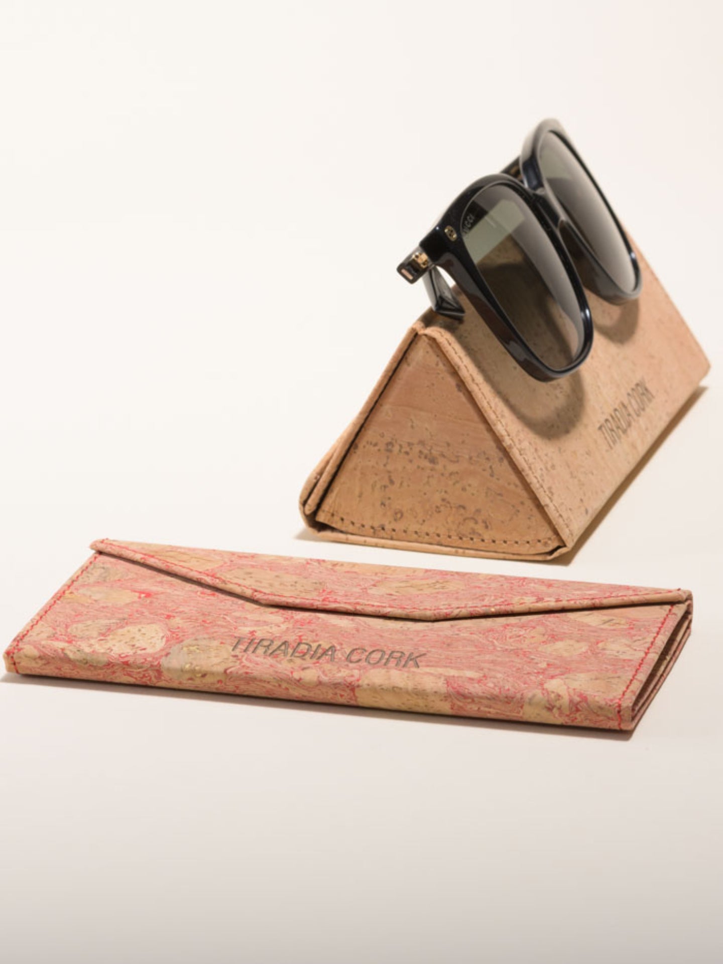 collapsible glasses case by tiradia cork