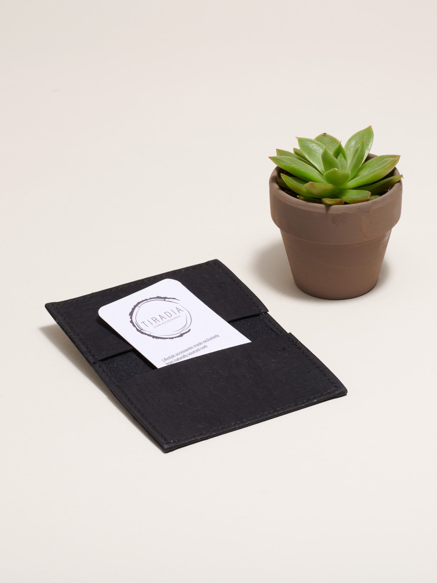 eco cardholder by tiradia cork