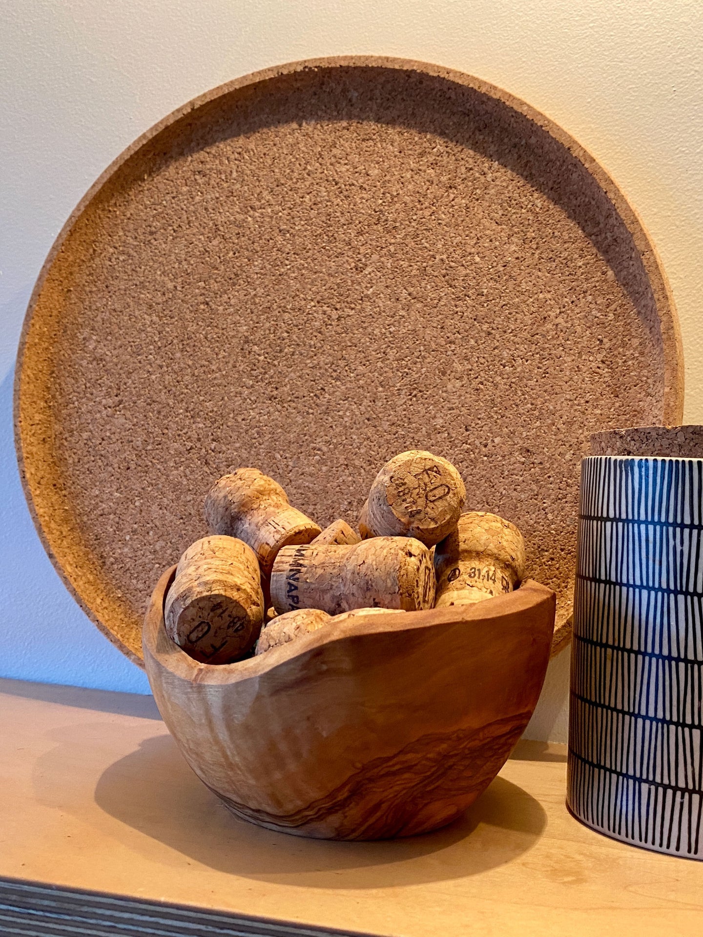 minimalistic cork tray (round) by tiradia cork