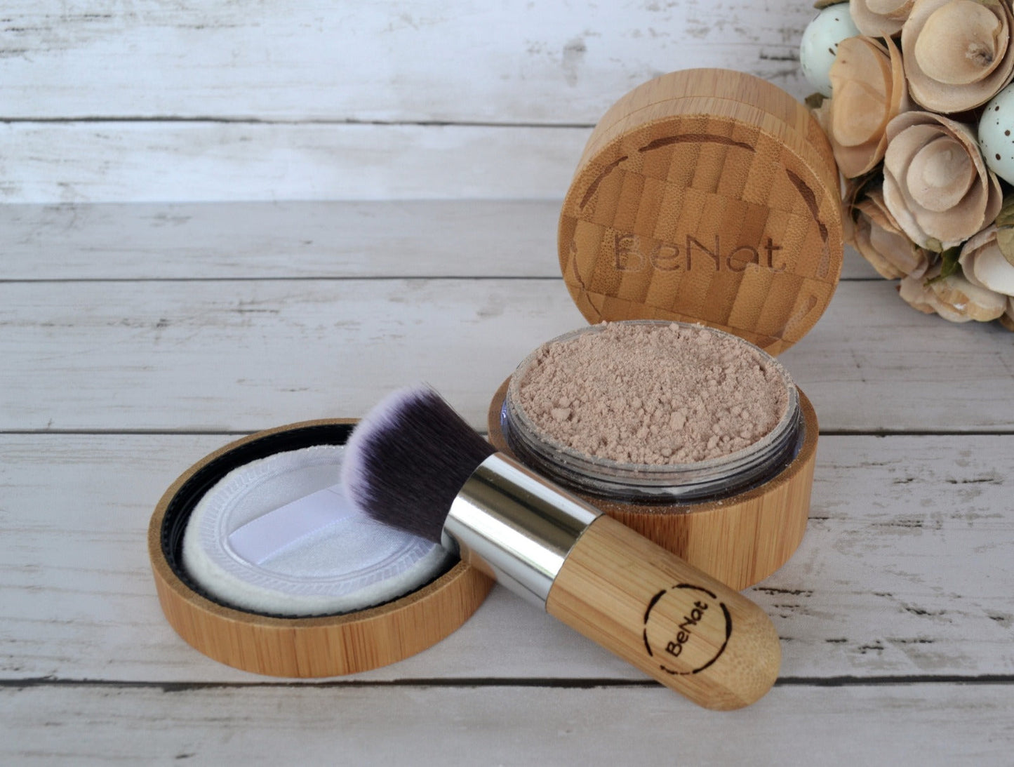 translucent loose powder set by benat