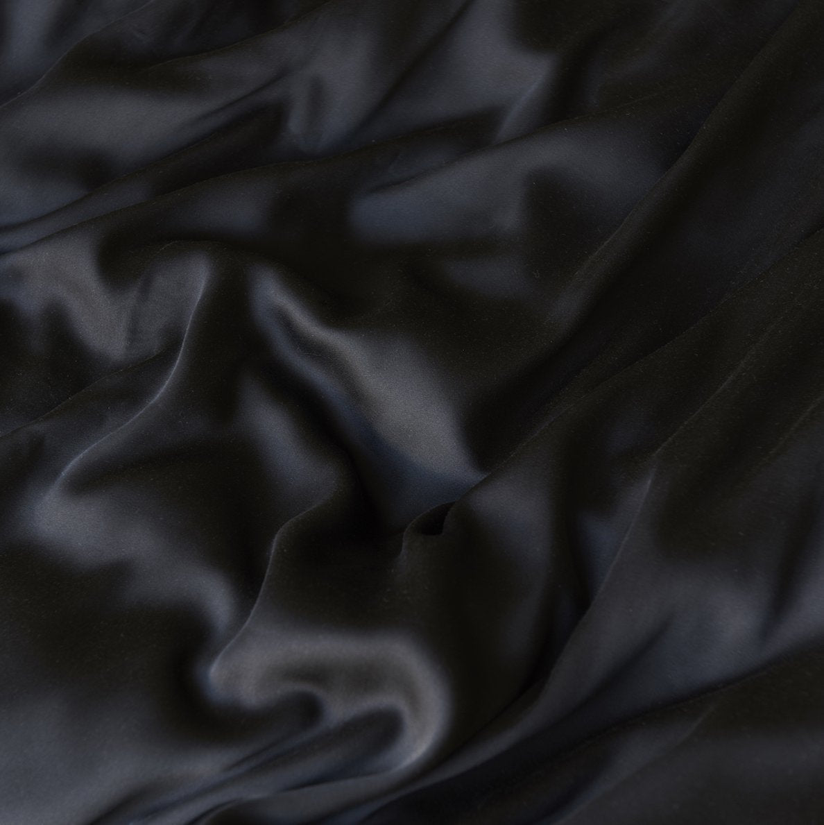 signature sateen fitted sheet by ettitude