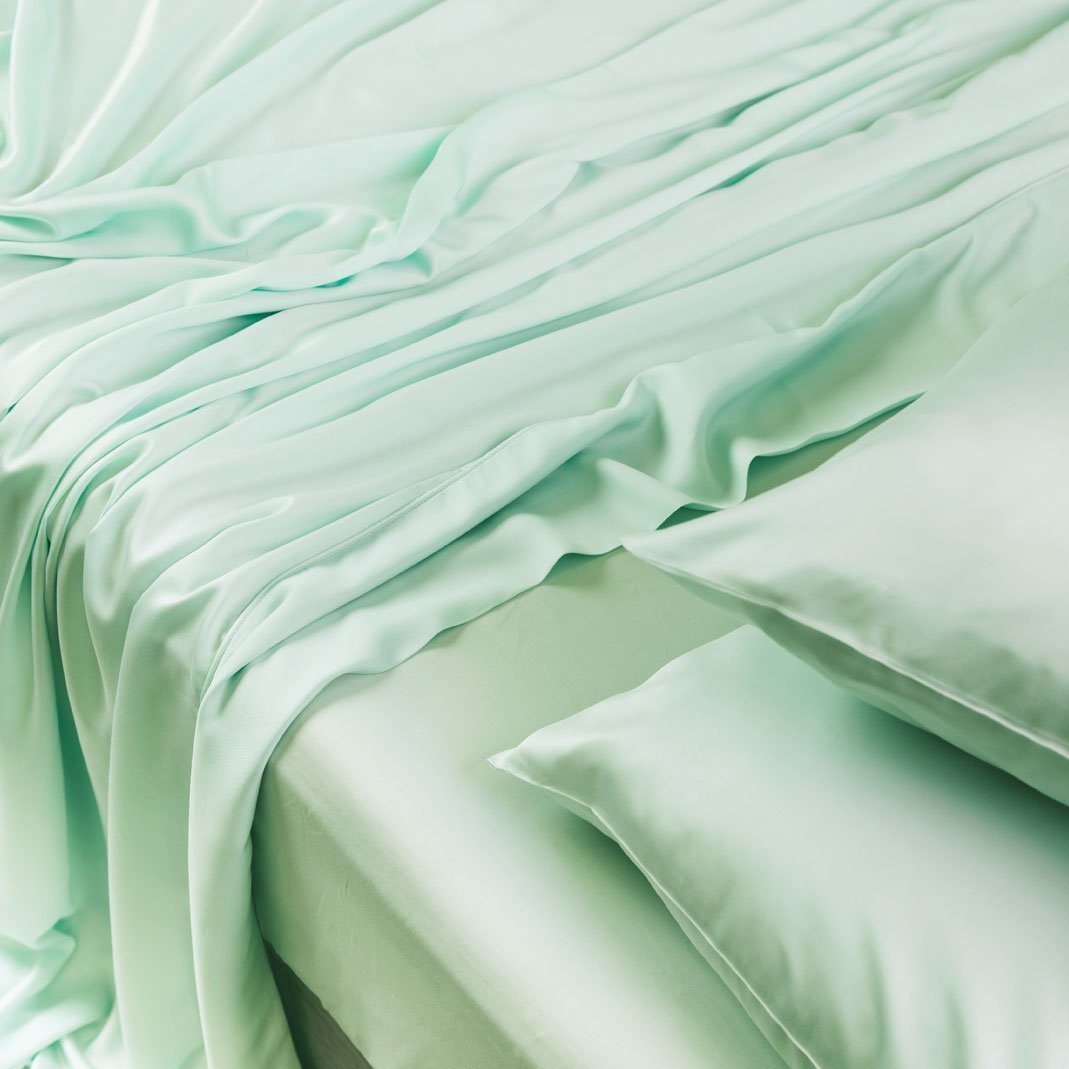 signature sateen flat sheet by ettitude