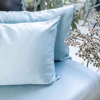 Signature Sateen Pillowcase Set by ettitude