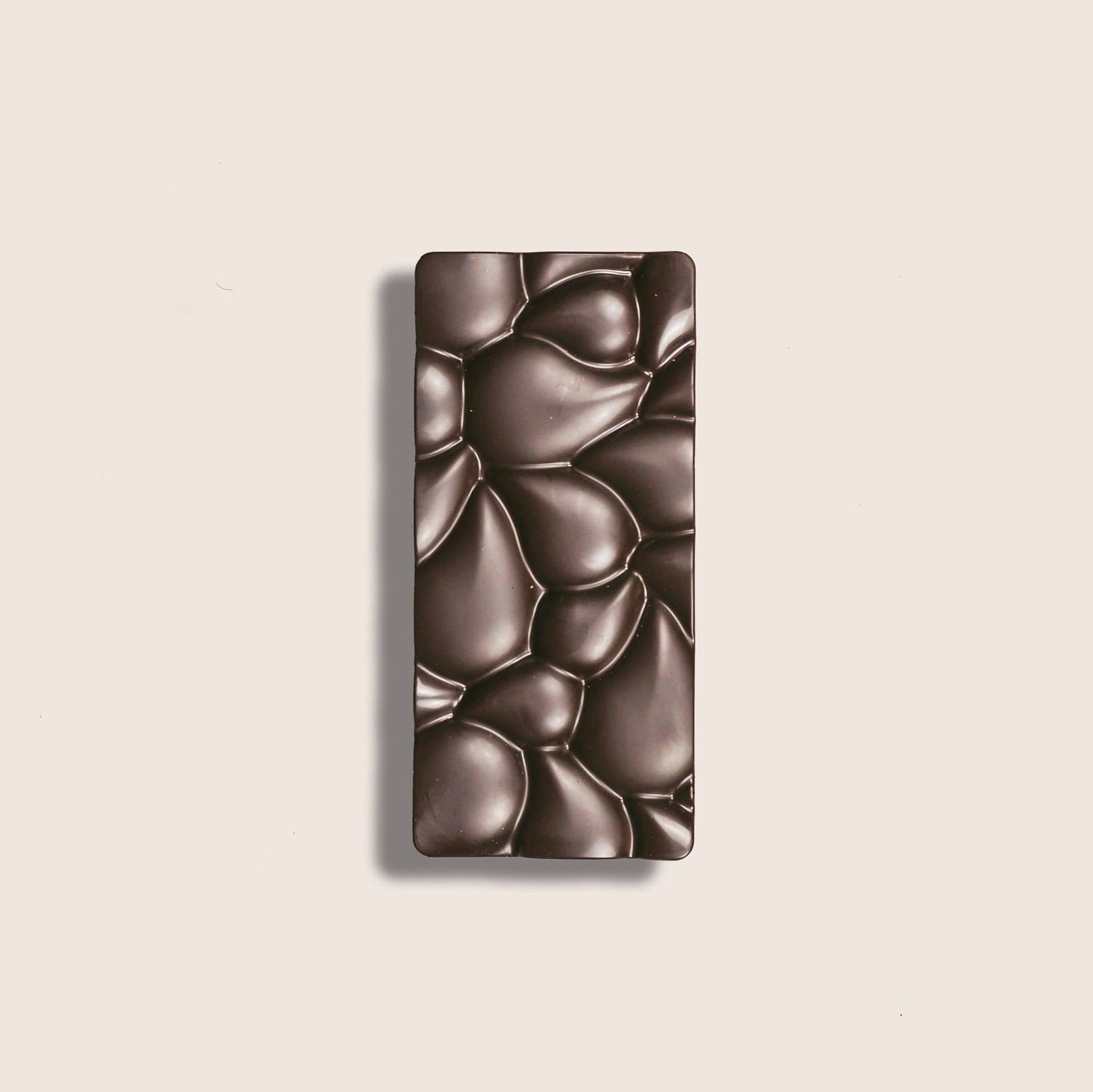 banana cardamom brulee chocolate bar 65% - case of 15 by farm2me