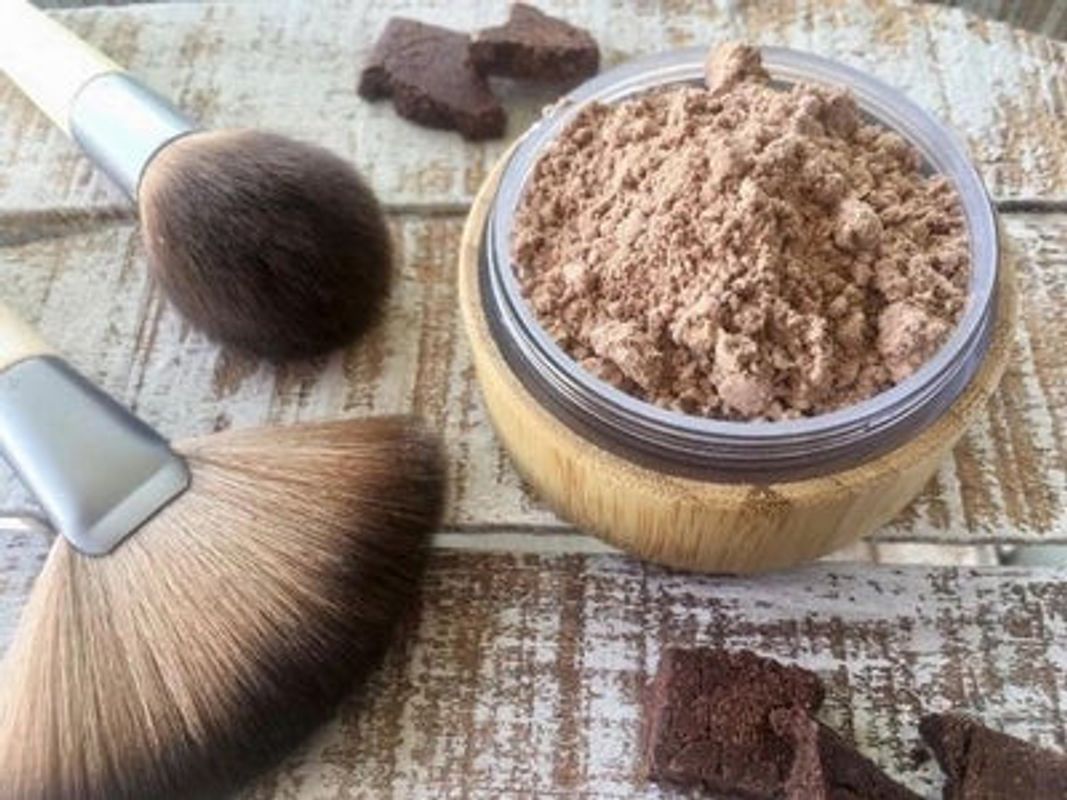 all-natural bronzer loose powder. eco-friendly. by benat